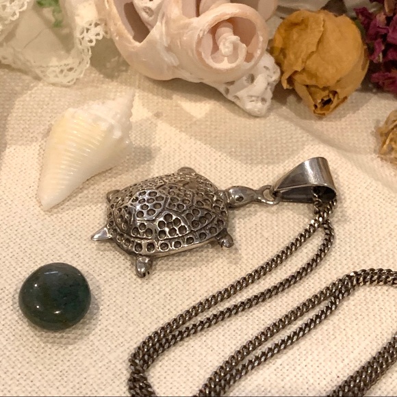 Vintage Sterling Silver Turtle Pendant - Picture 2 of 7